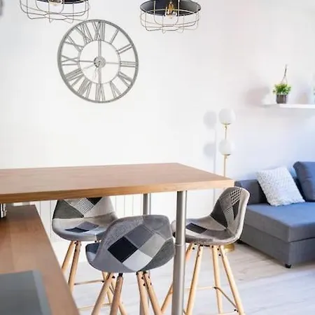 Apartment Plein Centre-ville T3 Refait A Neuf *